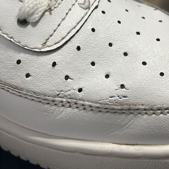 ?? NIKE AIR FORCE 1 x SUPREME Sneakers - All White Supreme Men Sz 10.5 -‎ GUC main image 4